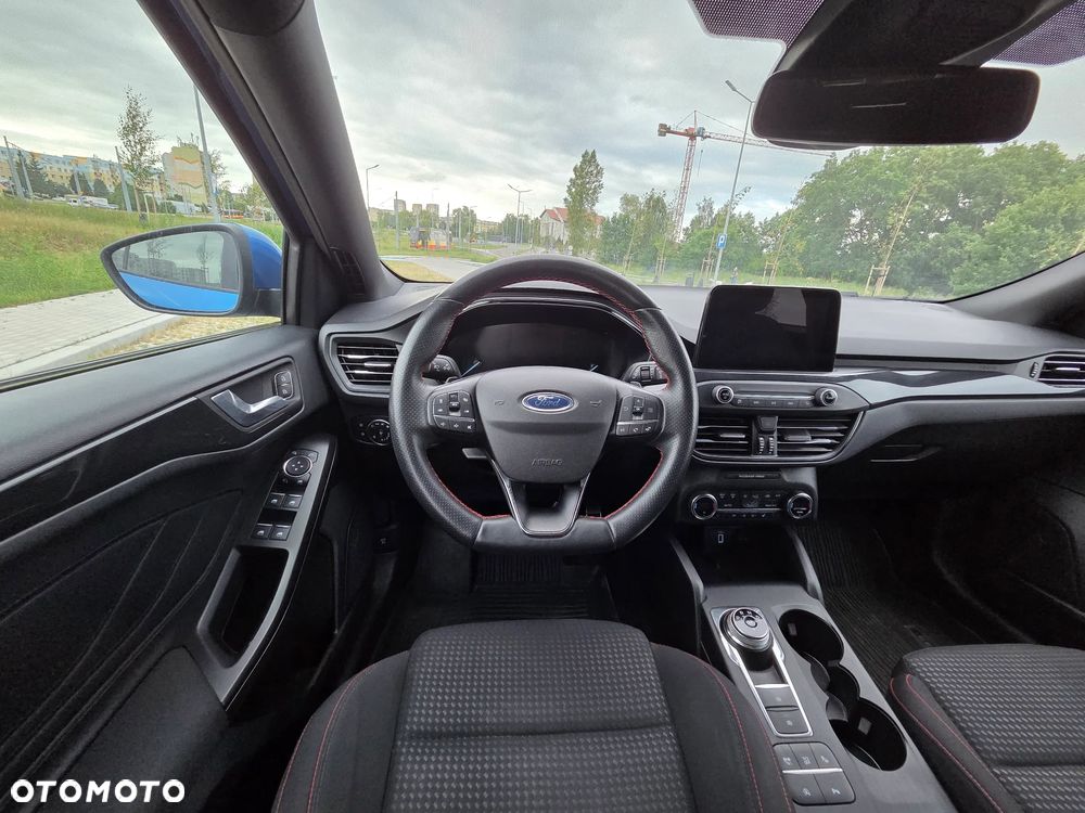 Ford Focus 1.5 EcoBoost ST-Line - 9