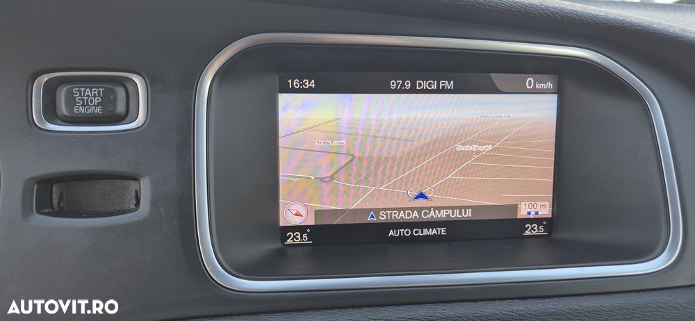 Volvo V40 D3 Momentum - 24