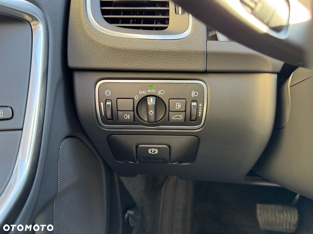 Volvo V60 Cross Country D3 Geartronic Kinetic - 15
