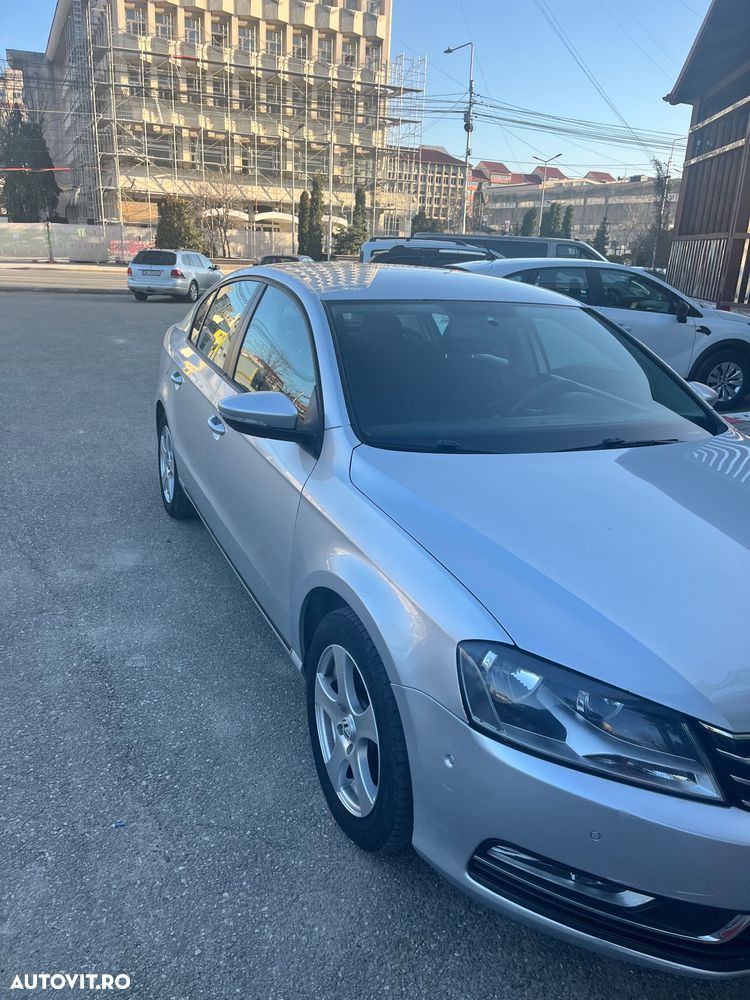 Volkswagen Passat 2.0 TDI Comfortline DPF DSG - 2