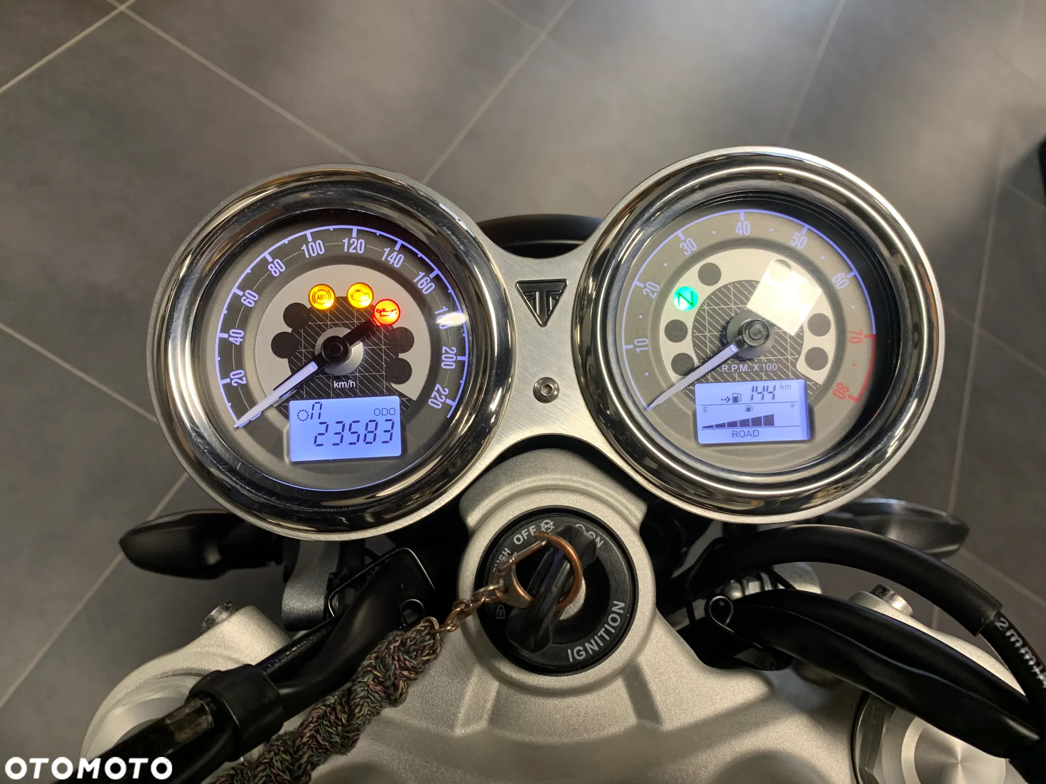 Triumph Speed Twin - 8