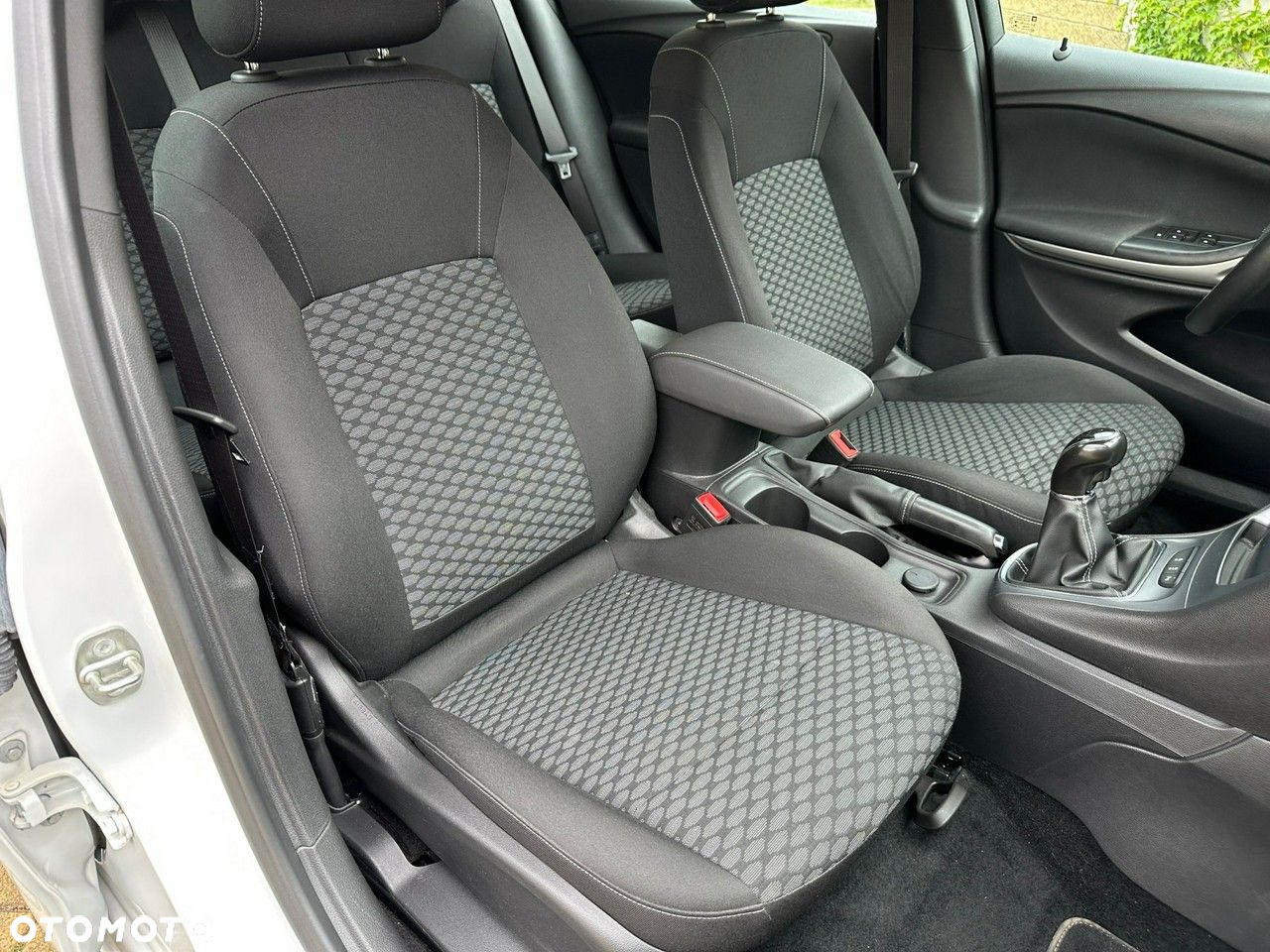 Opel Astra 1.4 Turbo Business - 9