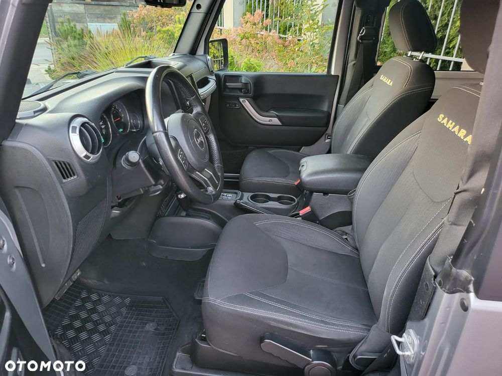 Jeep Wrangler - 4
