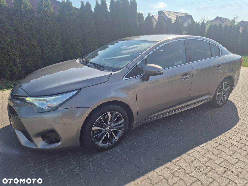 Toyota Avensis 2.0 D-4D Premium - 11
