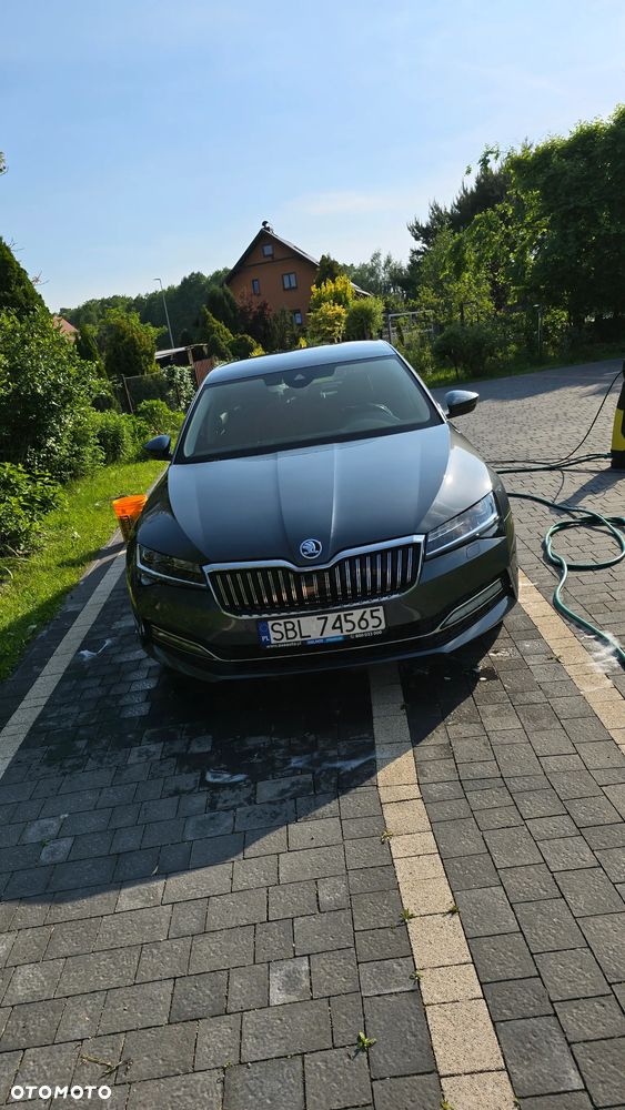 Skoda Superb 2.0 TDI SCR 4x4 L&K DSG - 1