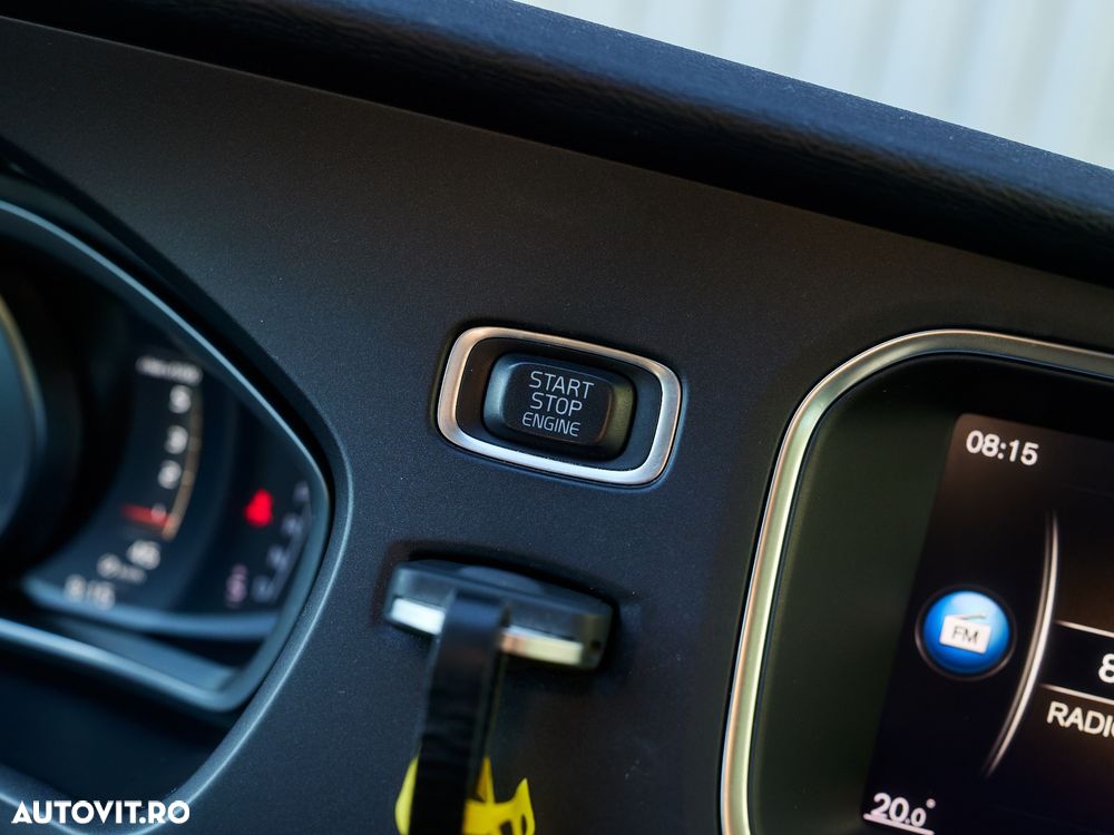 Volvo V40 D3 Geartronic Momentum - 25