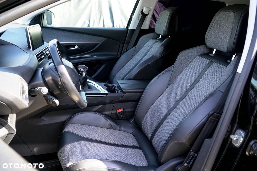Peugeot 5008 BlueHDi 130 Allure - 23