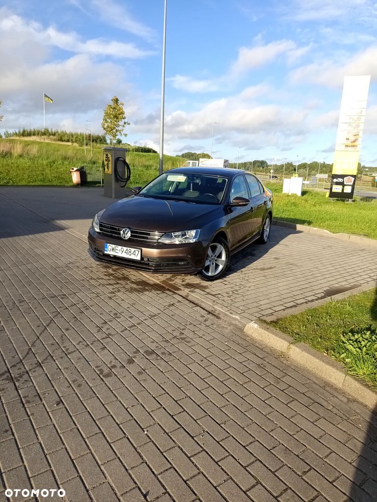 Volkswagen Jetta - 5