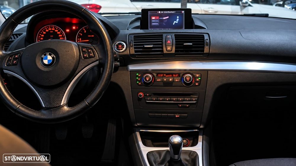 BMW 118 d Line Sport - 23