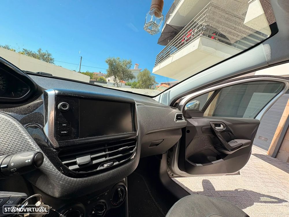 Peugeot 208 1.2 PureTech Style - 8
