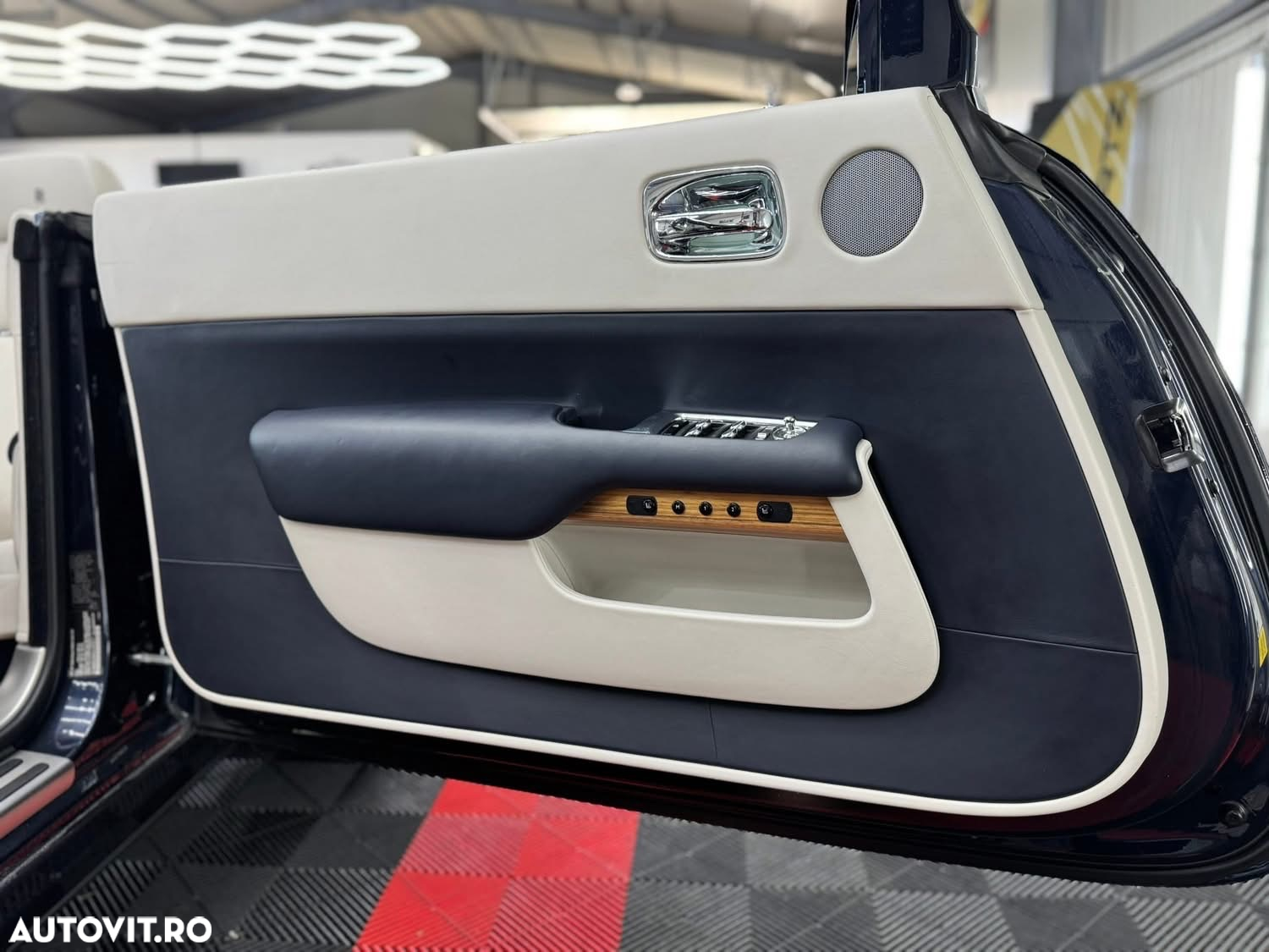 Rolls-Royce Dawn Black Badge - 4