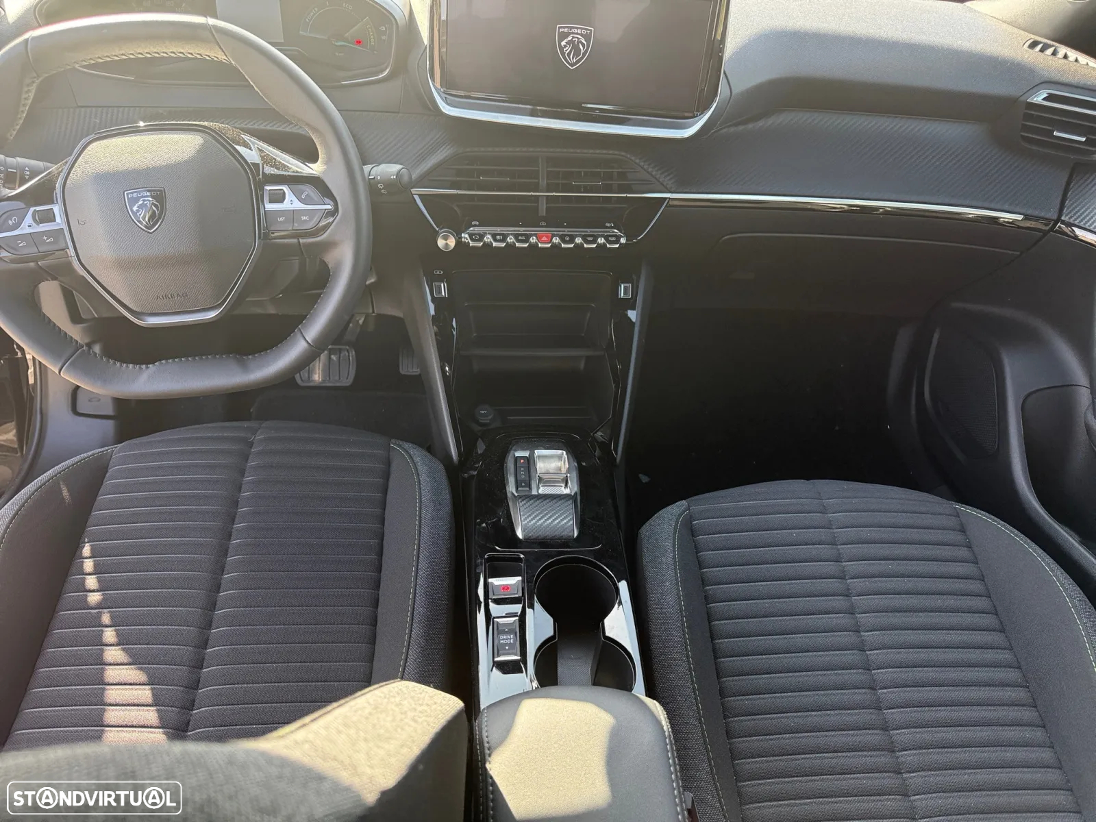 Peugeot e-2008 54 kWh Active - 11