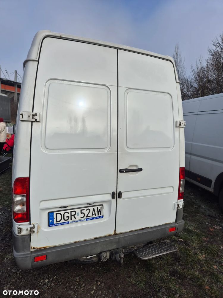 Mercedes-Benz Sprinter - 4