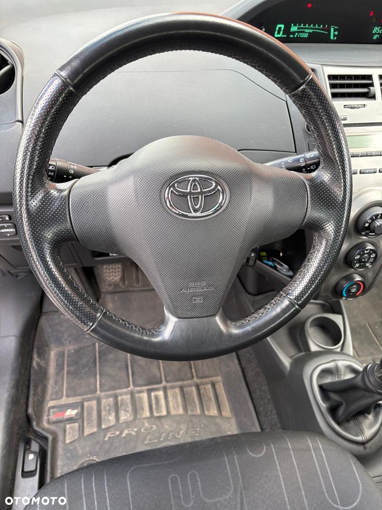 Toyota Yaris 1.0 Luna - 5