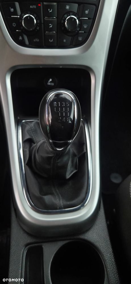 Opel Astra 2012