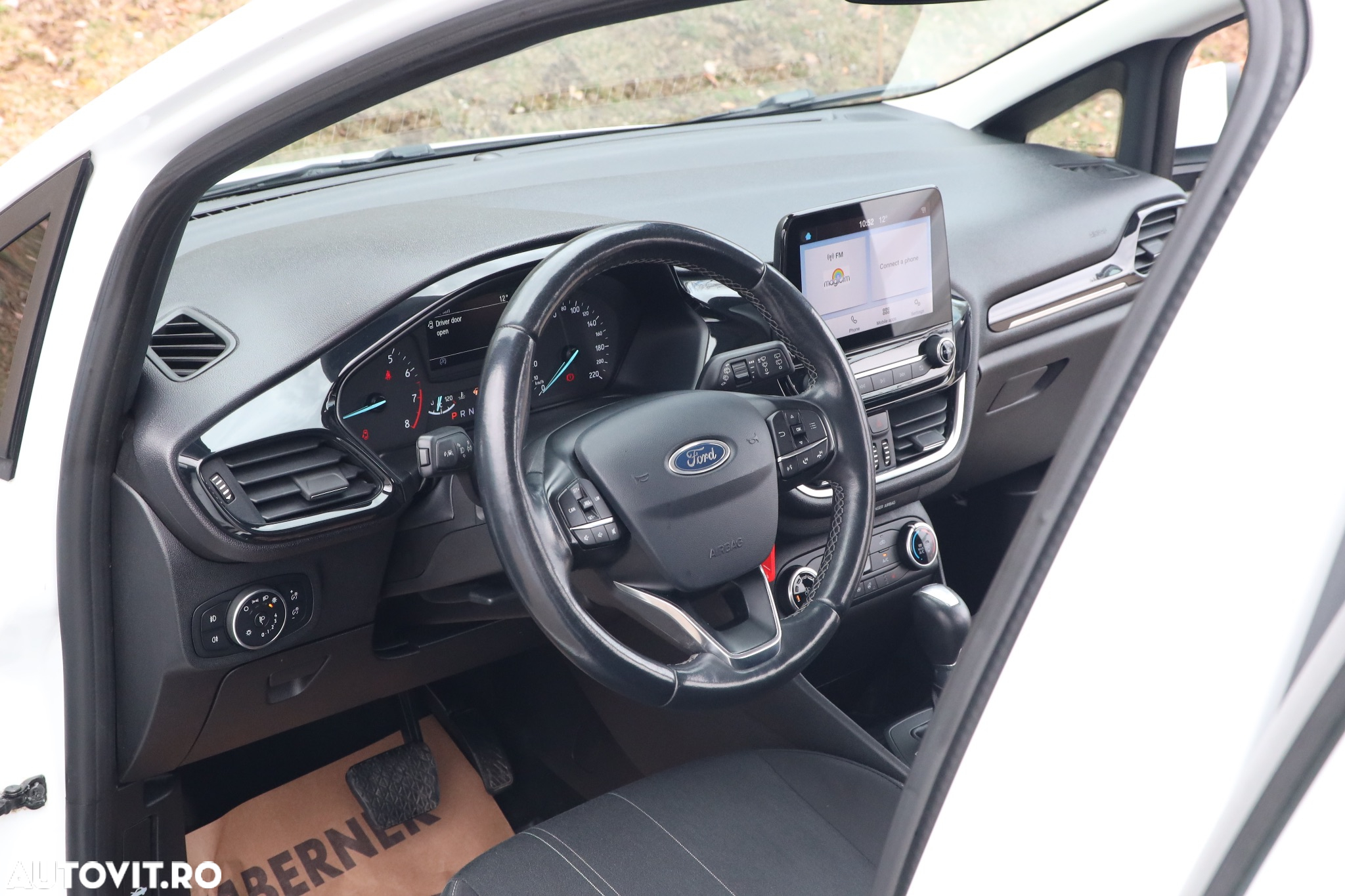 Ford Fiesta 1.0 EcoBoost Powershift Trend - 30