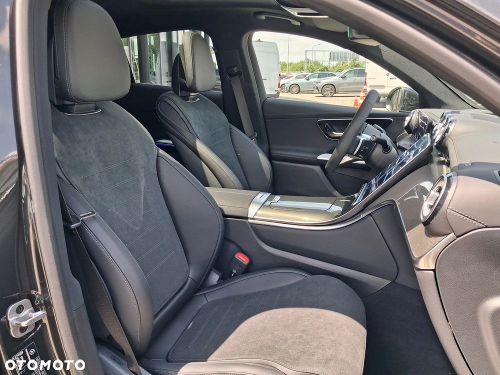 Mercedes-Benz GLC 300 de 4-Matic AMG Line - 16