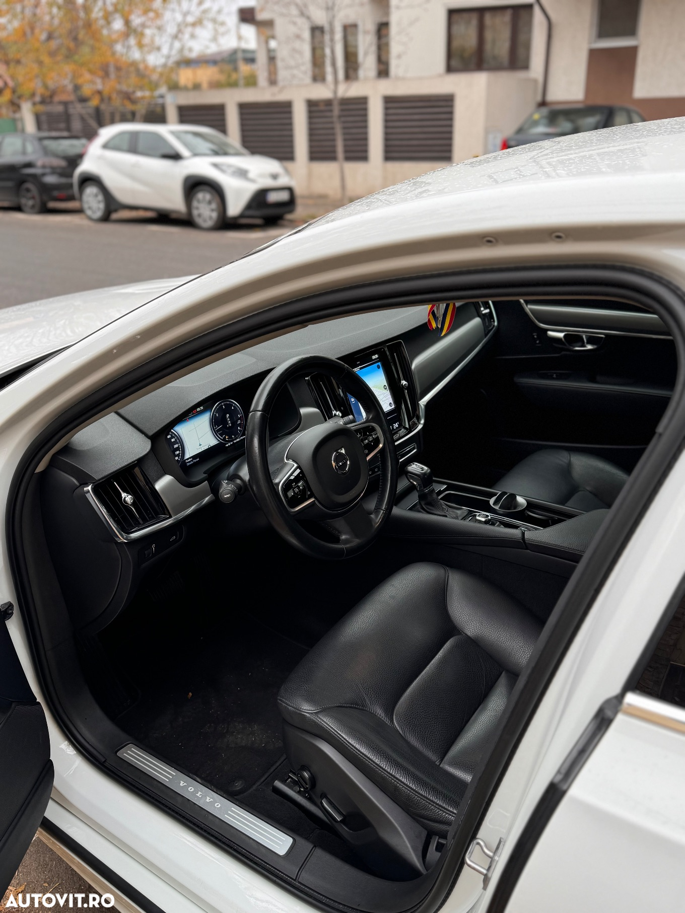 Volvo S90 D5 AWD Geartronic Momentum - 9