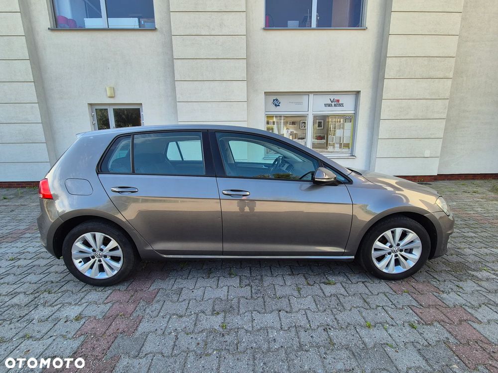 Volkswagen Golf - 4