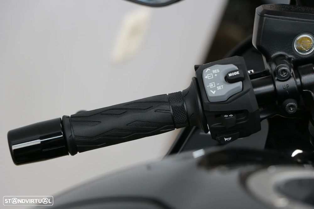 Suzuki GSX Hayabusa - 5