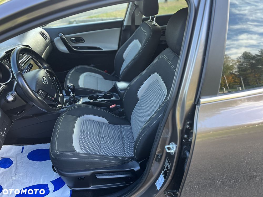 Kia Ceed 1.6 GDI ISG Spirit - 17