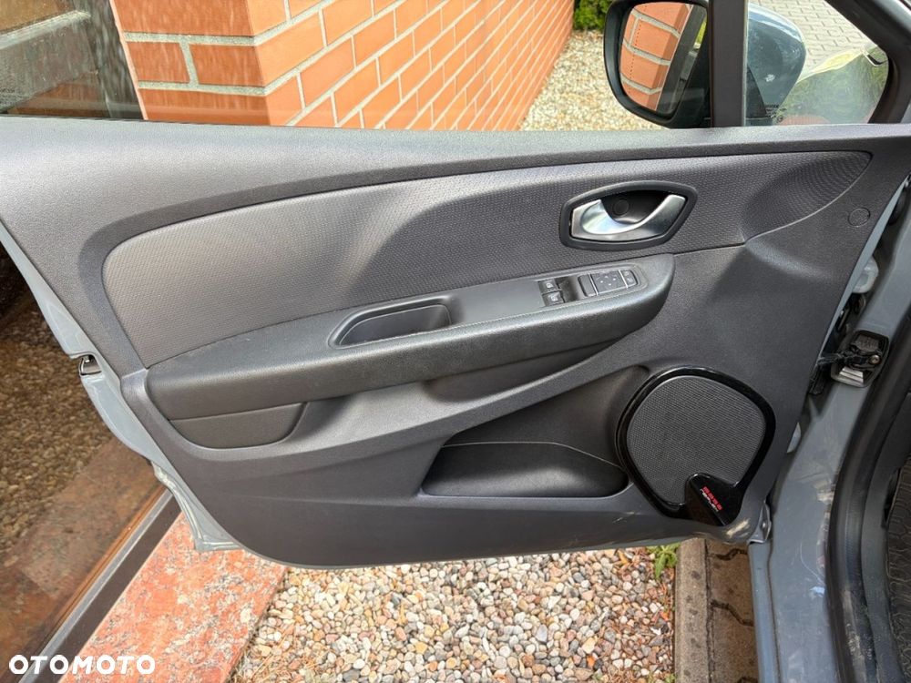 Renault Clio 1.2 16V Life - 23