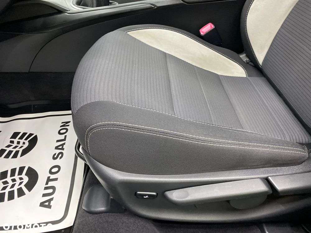 Toyota Avensis 2.0 D-4D Prestige - 12