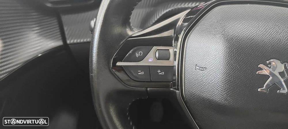 Peugeot 208 1.2 PureTech Allure - 38
