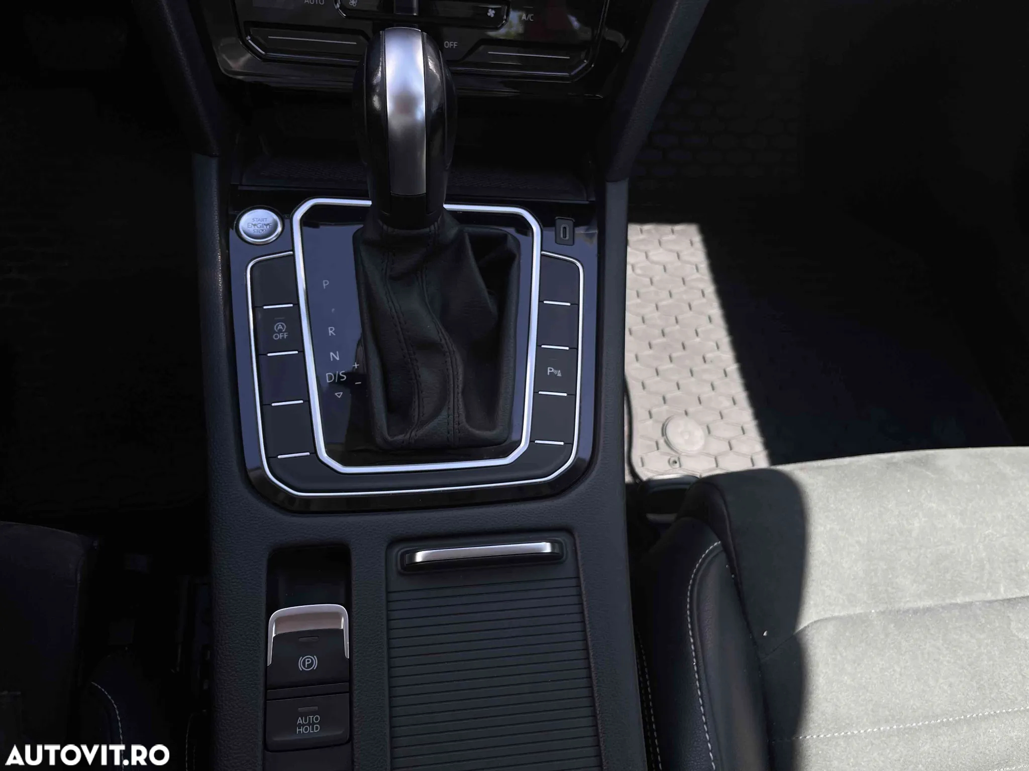 Volkswagen Passat - 12
