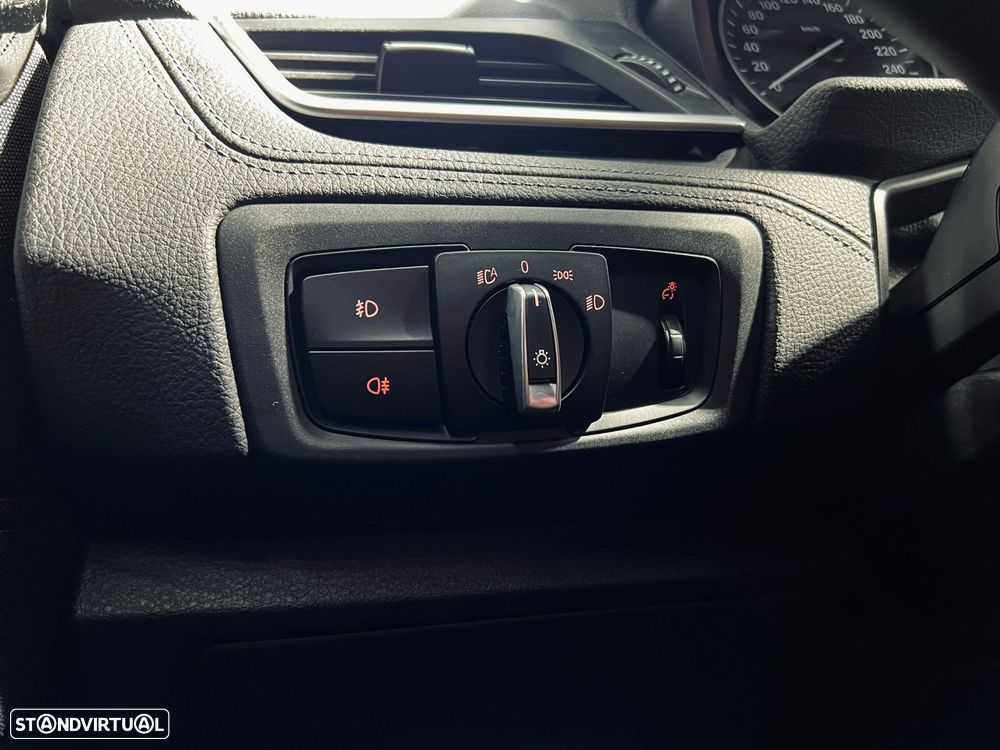 BMW 218 Active Tourer i Line Sport - 25