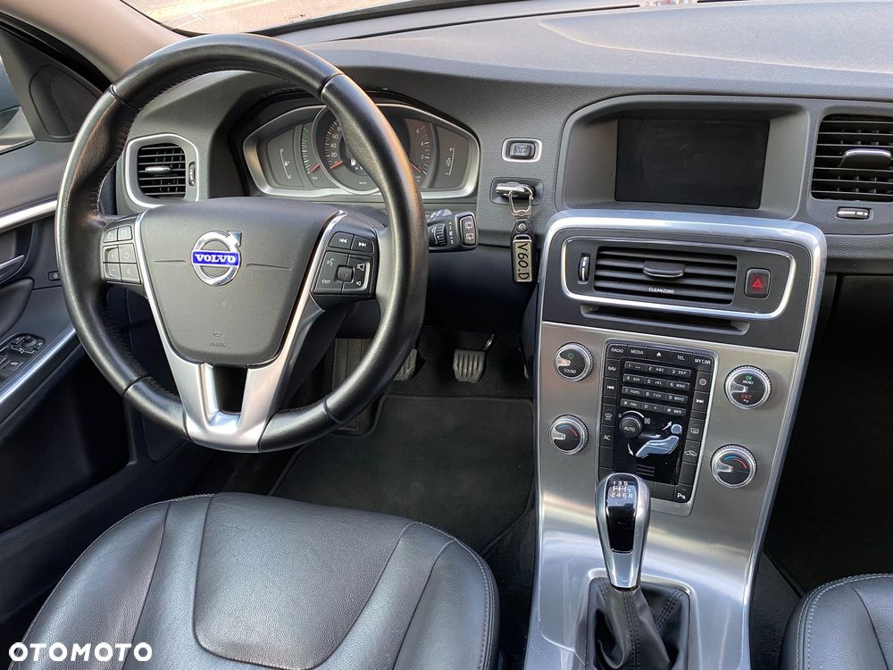 Volvo V60 D3 Summum - 17