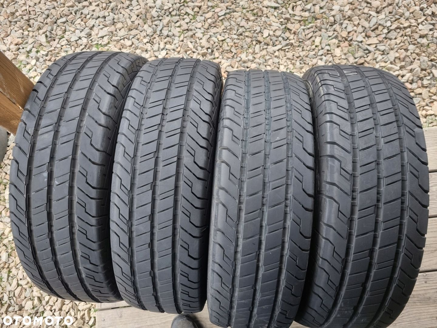 OPONY CONTI VAN CONTACT 100 225/75R16C 118/116R 2021r.4x8mm super stan - 1