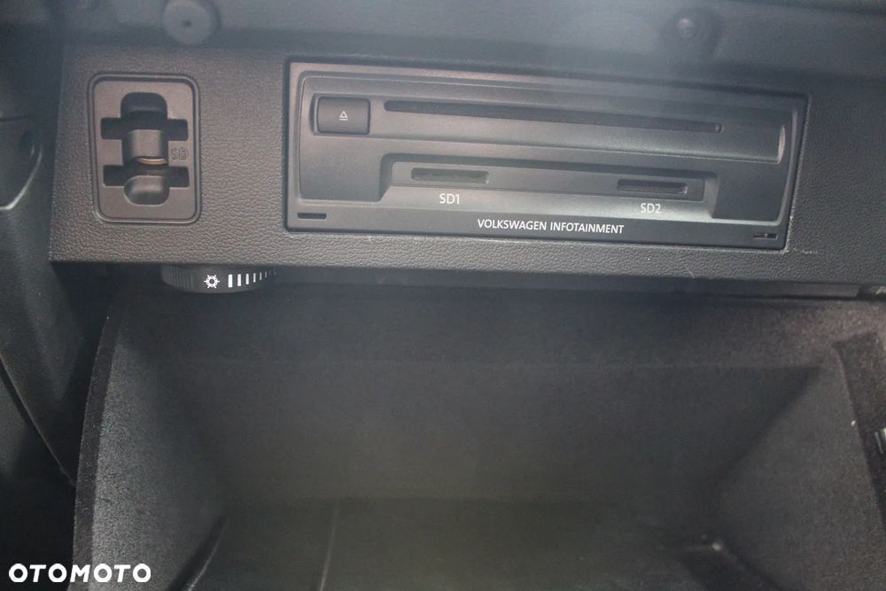 Volkswagen Passat Variant 2.0 TDI 4Mot R-Line Edition DSG - 36