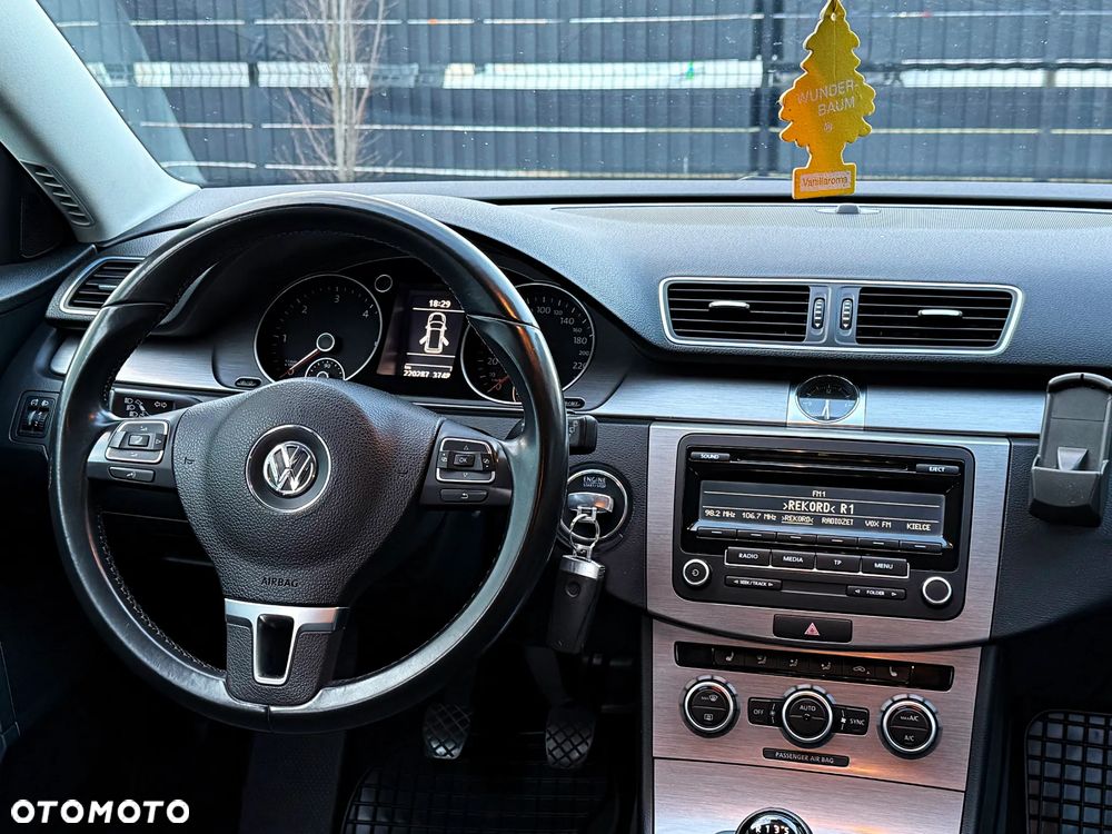 Volkswagen Passat Variant - 4