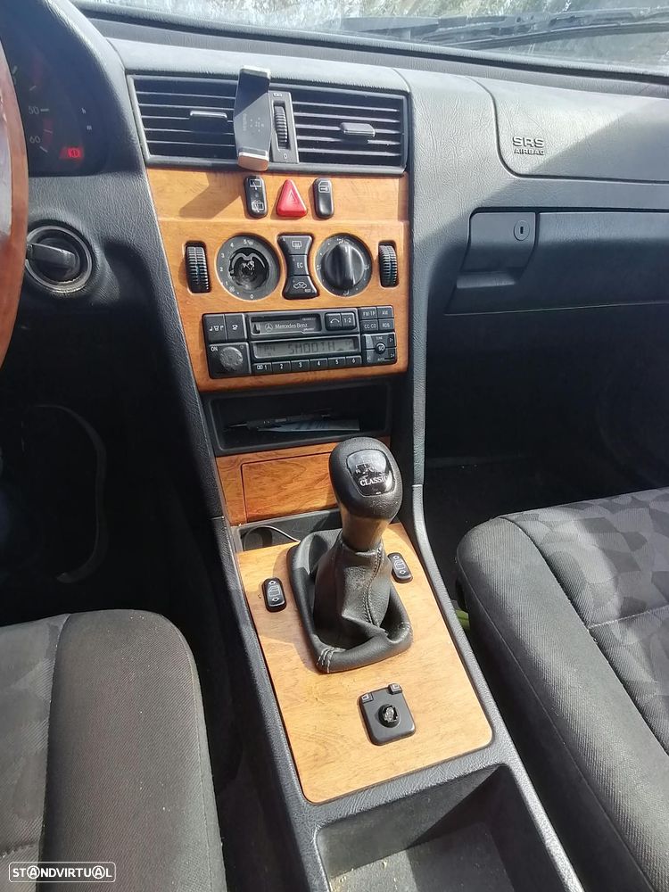 Mercedes-Benz C 200 - 9