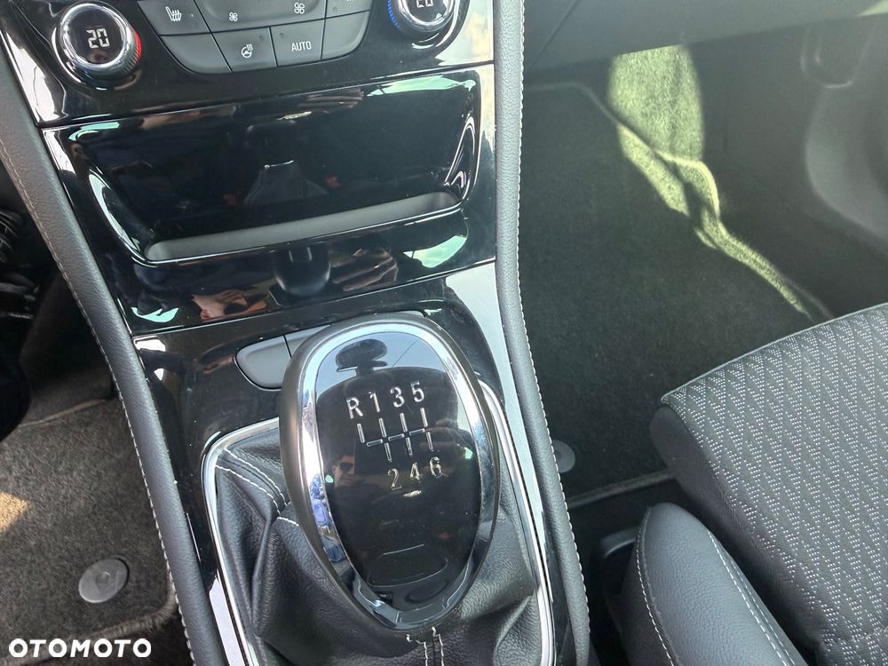 Opel Astra 1.4 Turbo Innovation - 31