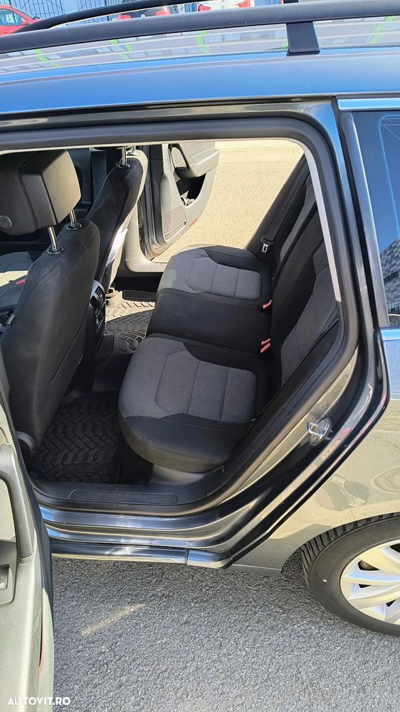 Volkswagen Passat - 8