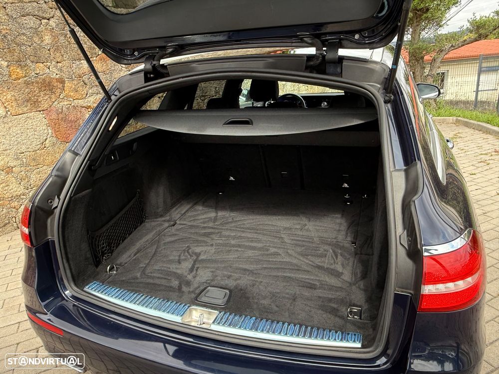 Mercedes-Benz E 300 d AMG - 51