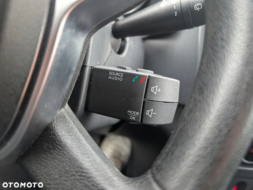 Dacia Logan 0.9 TCe Laureate S&S - 27