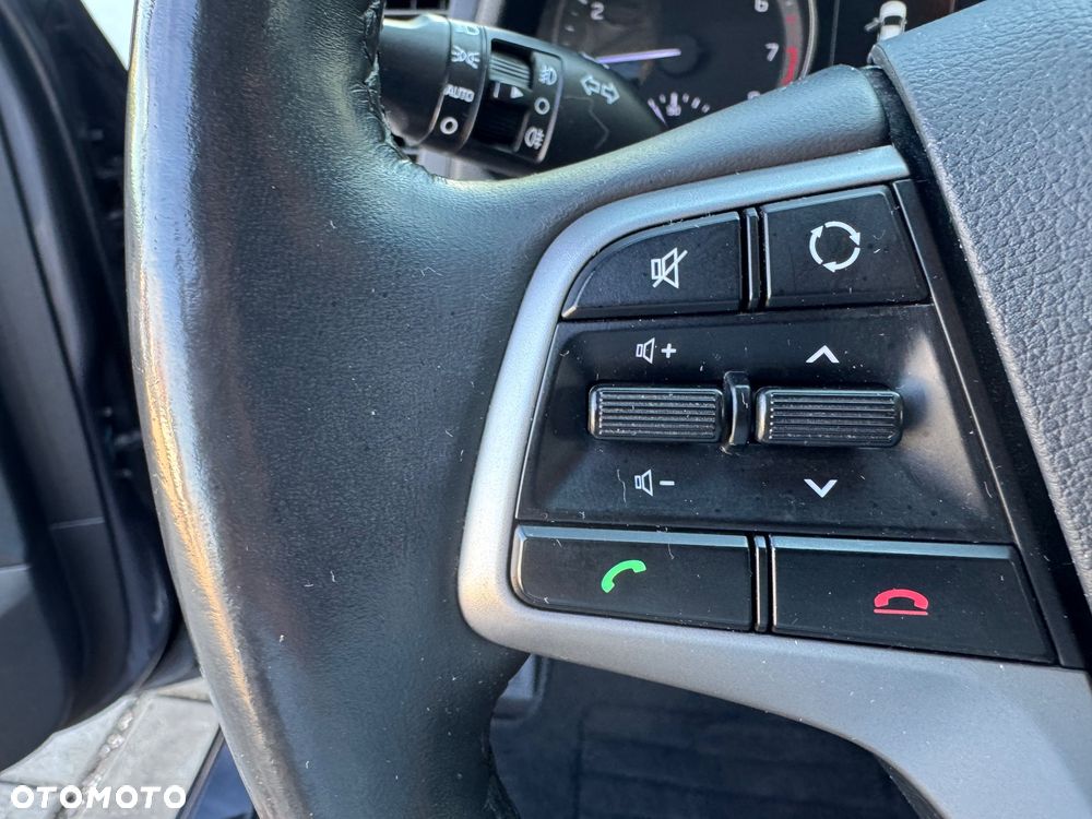 Hyundai Elantra 1.6 Premium - 12