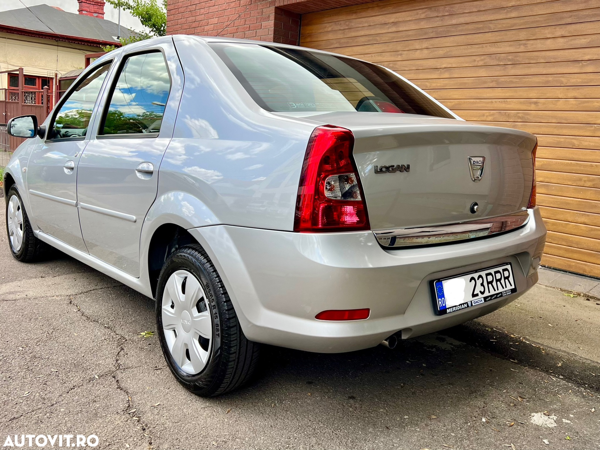 Dacia Logan 1.6 MPI Laureate - 3
