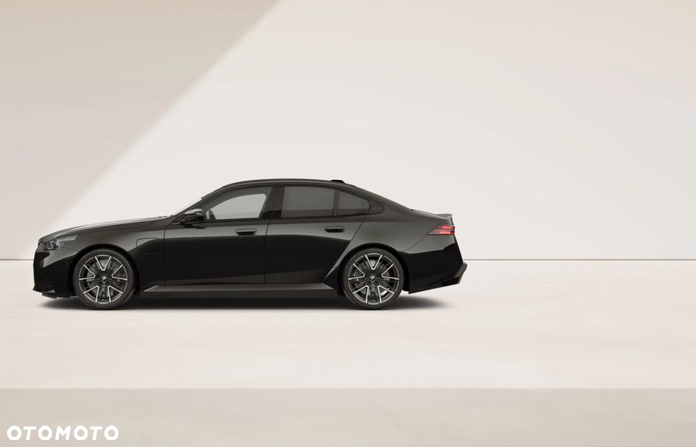 BMW M5 xDrive - 8