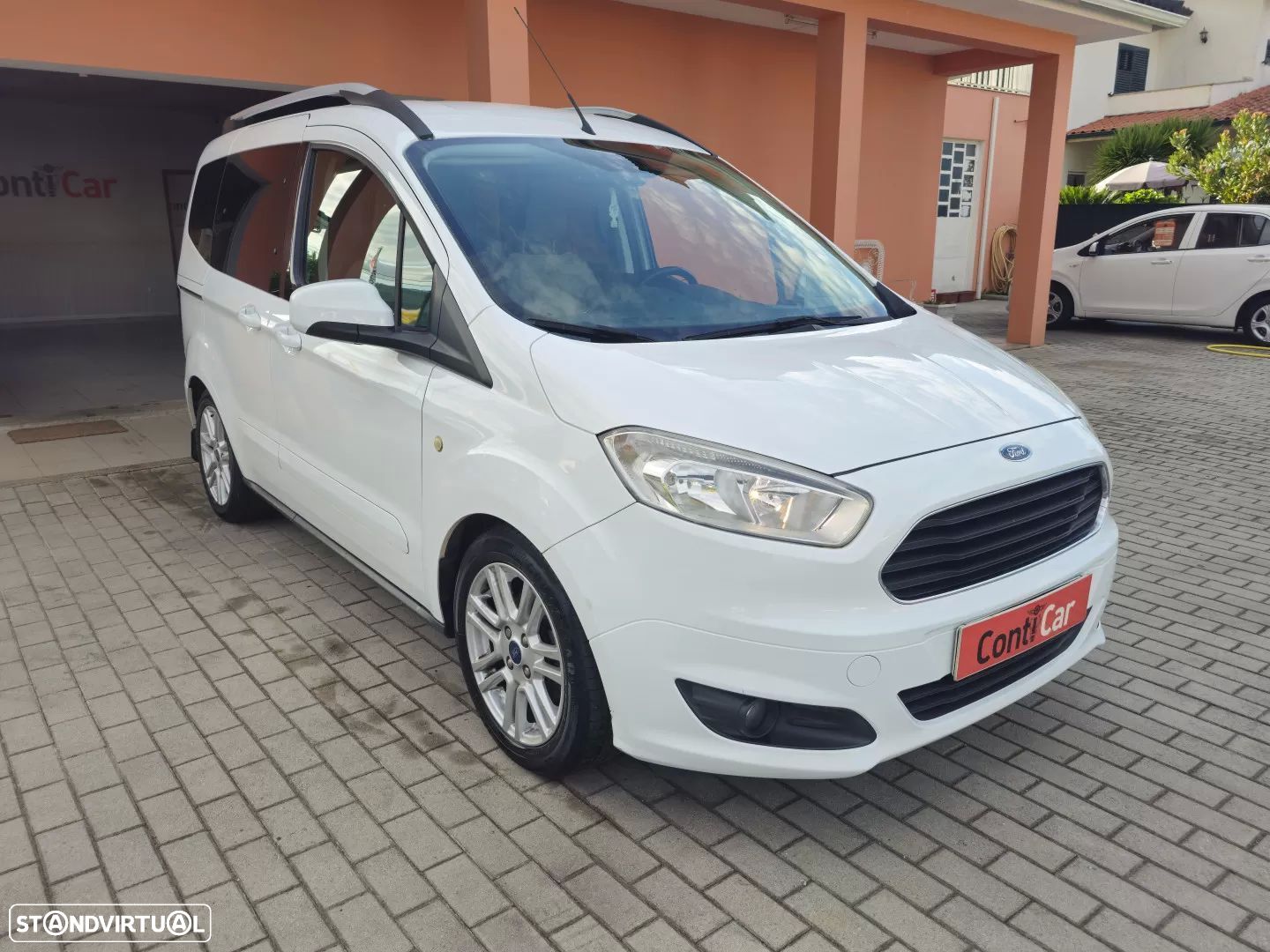 Ford Tourneo Courier 1.5 TDCi Titanium - 1