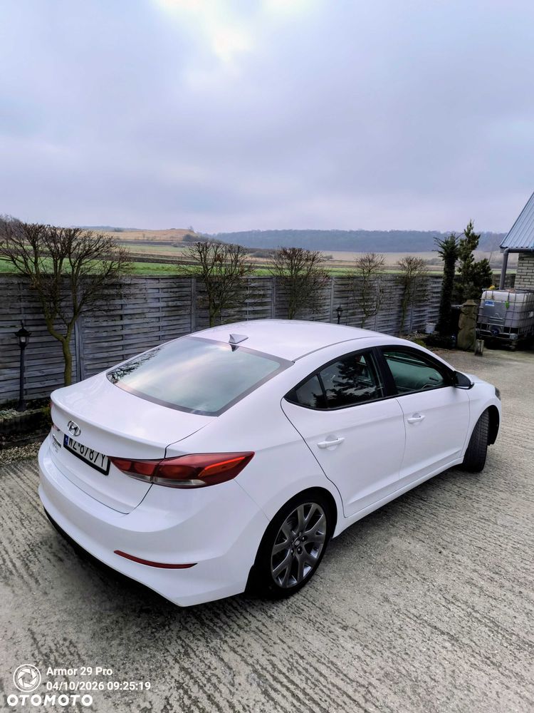 Hyundai Elantra - 6