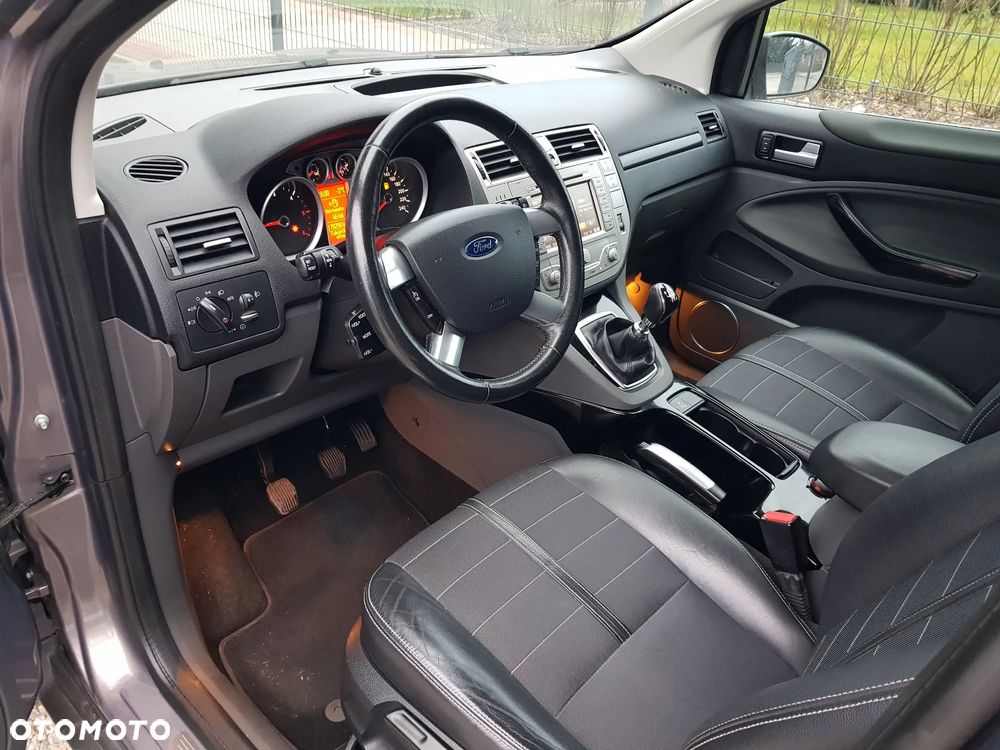 Ford Kuga 2.0 TDCi 2x4 Titanium - 10