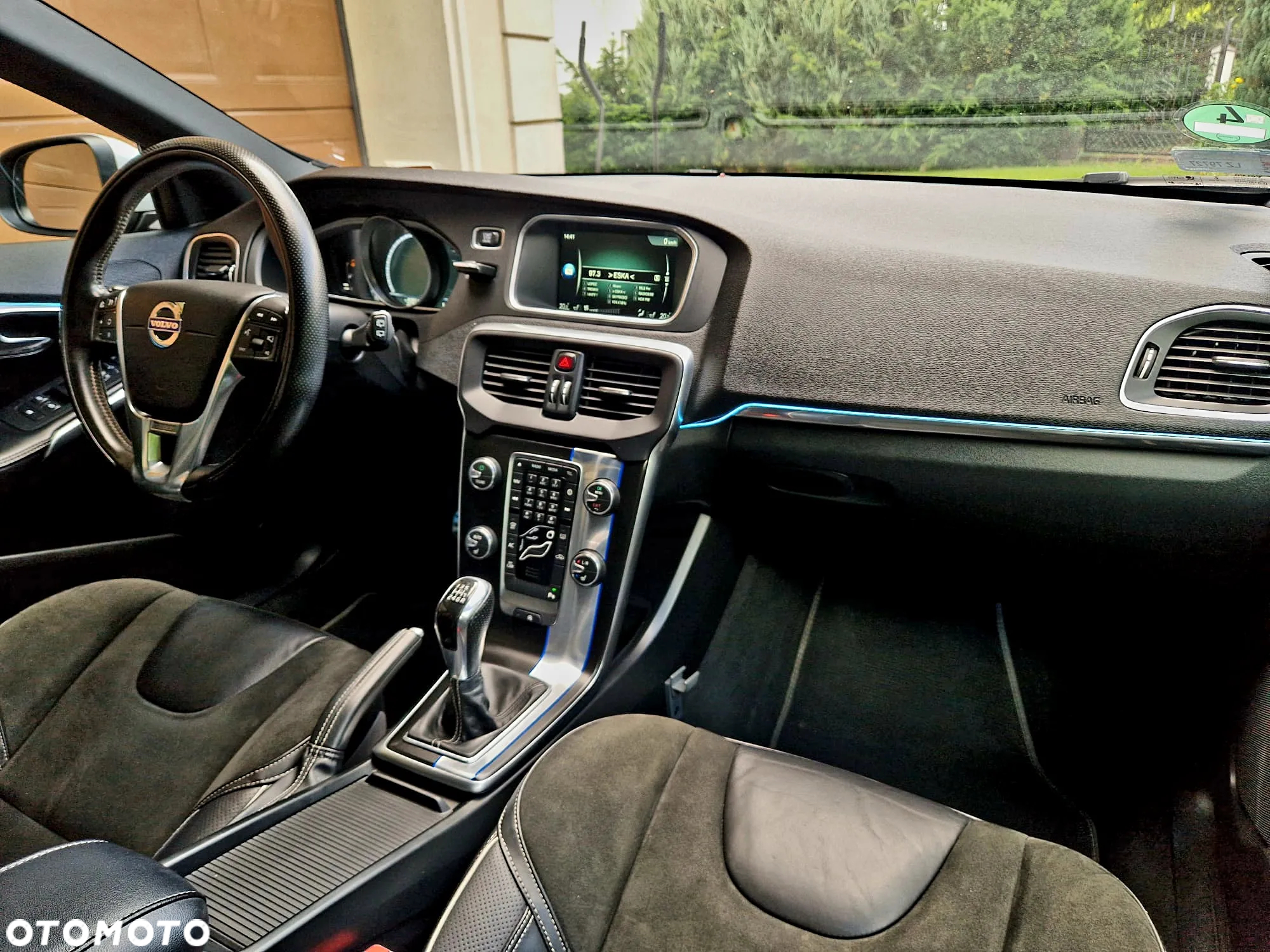 Volvo V40 D2 Drive-E R-Design Kinetic - 27