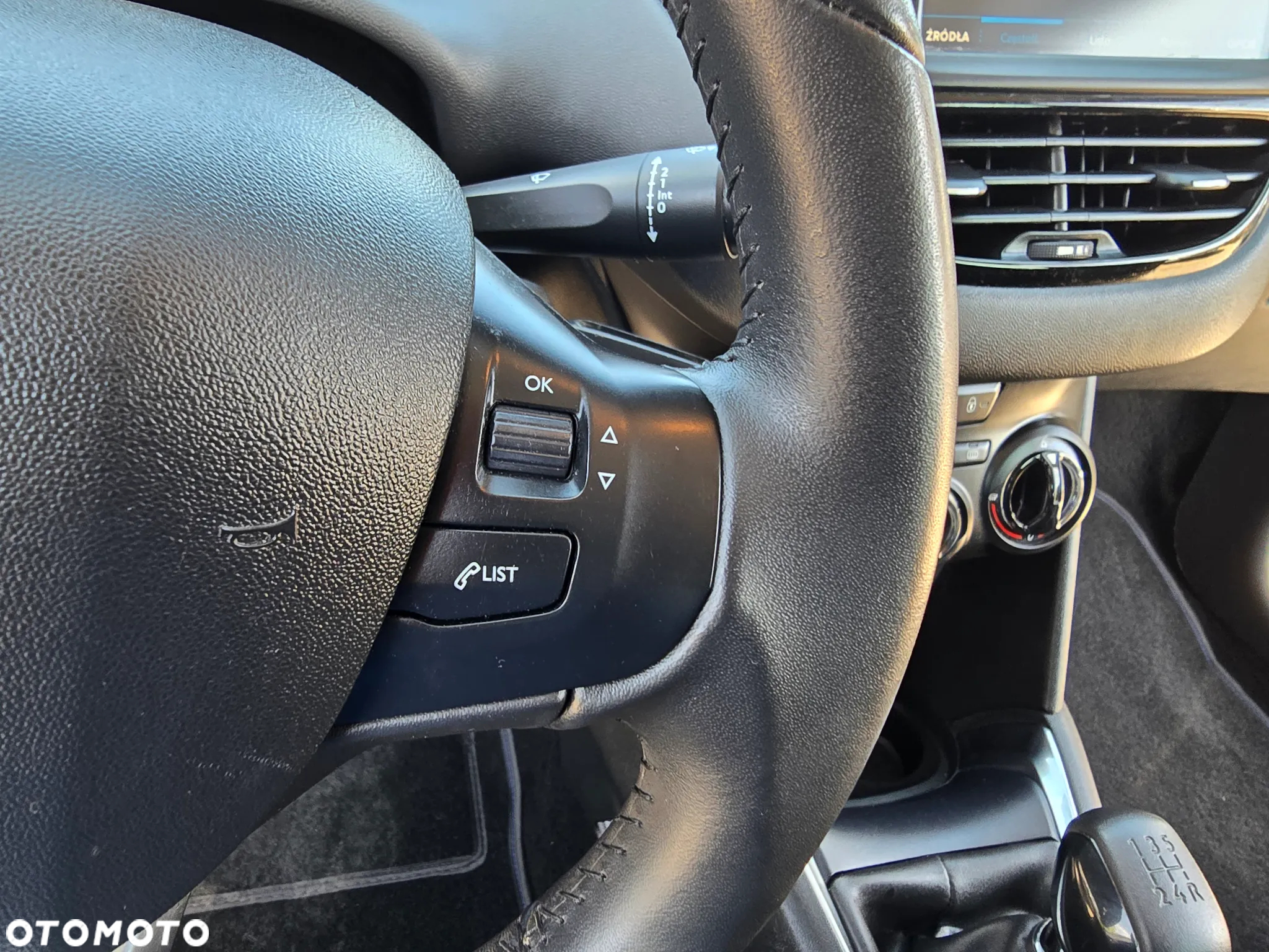 Peugeot 208 - 27