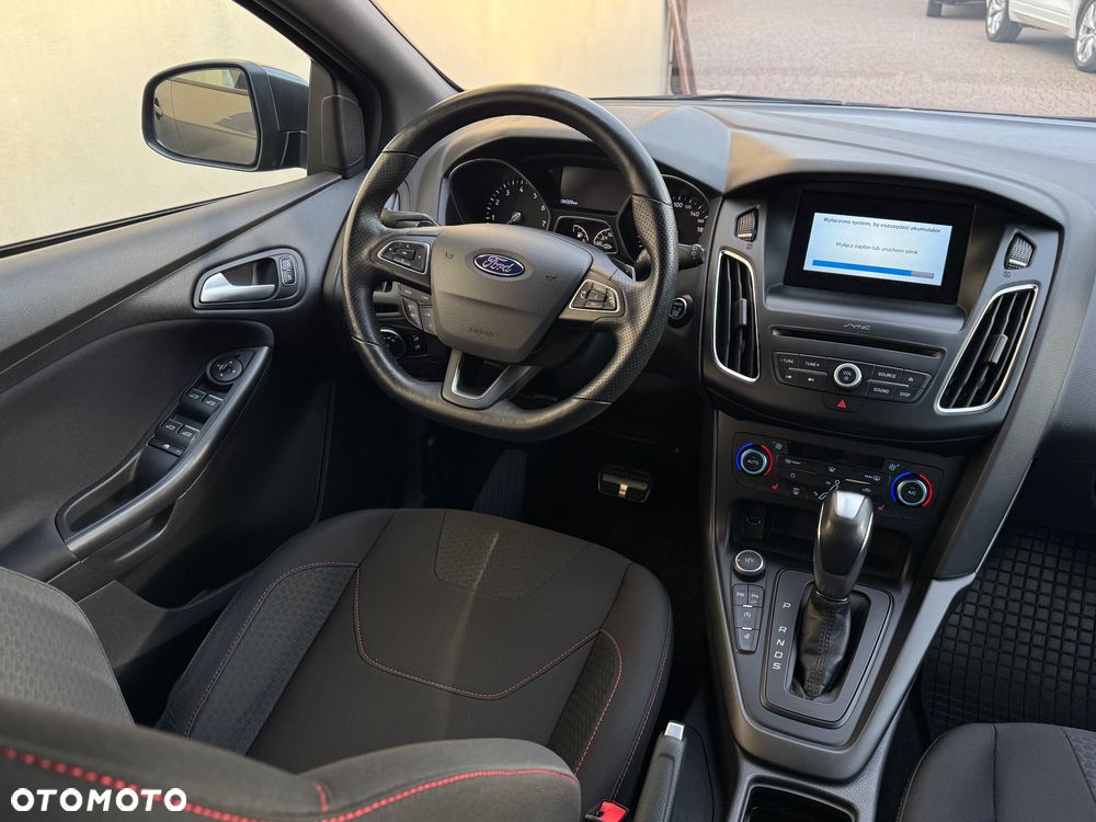Ford Focus 1.5 EcoBoost ST-Line - 11
