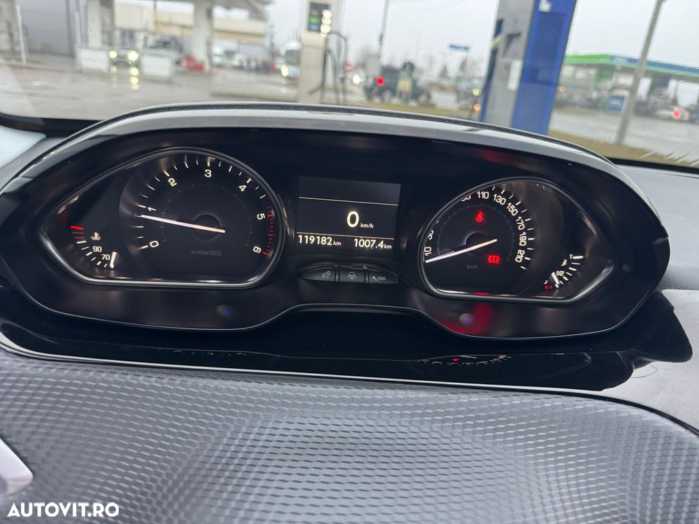 Peugeot 2008 1.6 e-HDi FAP STT Allure - 9