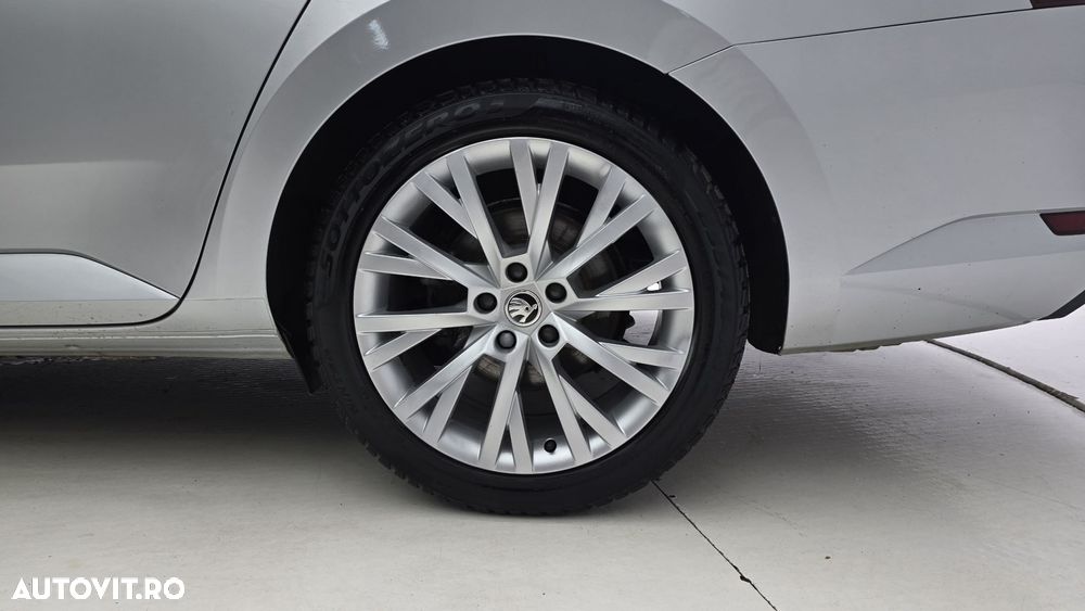 Skoda Superb Combi 2.0 TDI DSG Style - 22